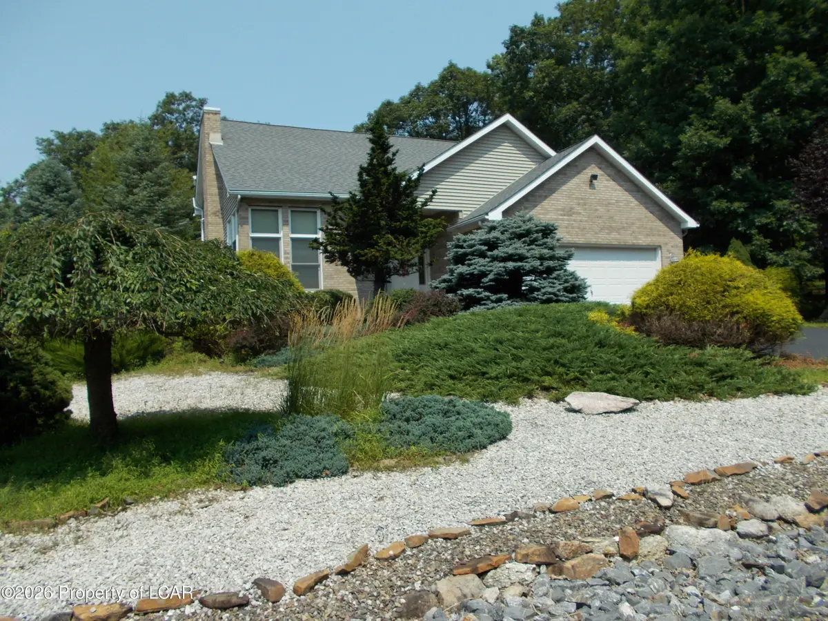 25 Glen Abbey Road, Hazle, PA 18202 - #1