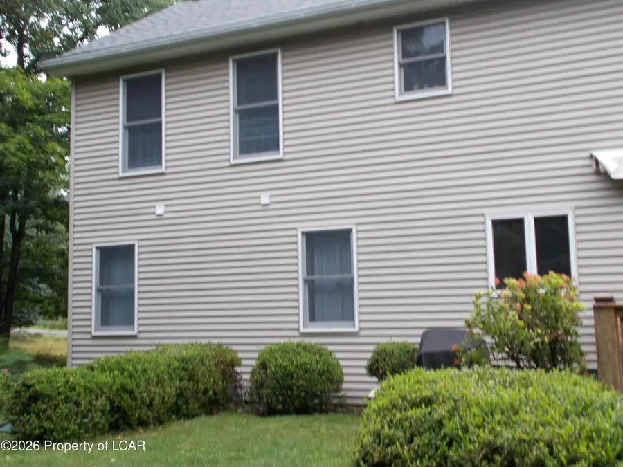 25 Glen Abbey Road, Hazle, PA 18202 - #3