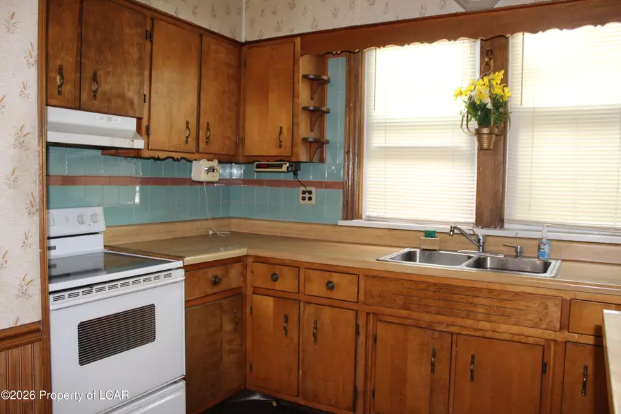 319 Diamond Avenue, Hazleton, PA 18201 - #2
