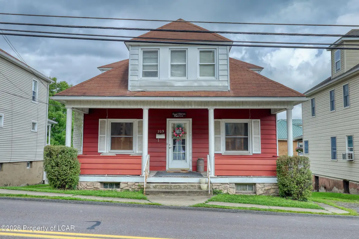 209 Robert Street, Nanticoke, PA 18634 - #1