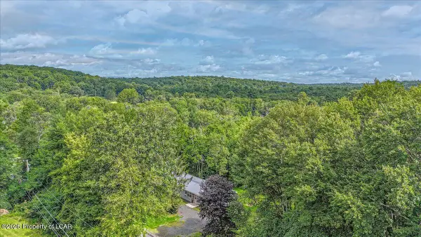 47 Village Drive, Hunlock Creek, PA 18621