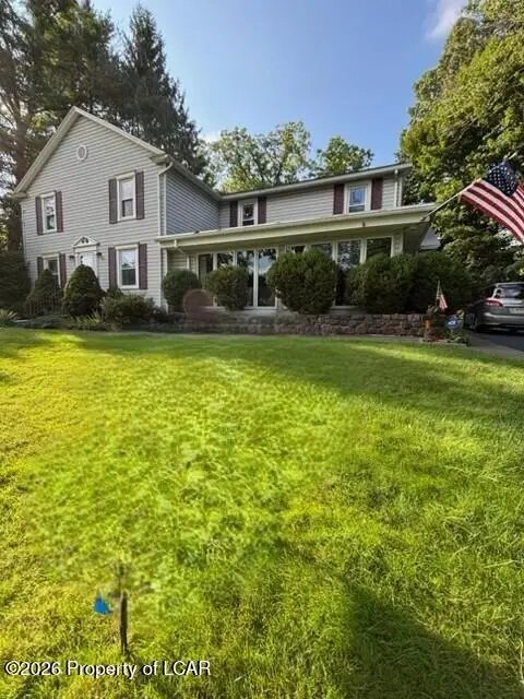 94 Country Club Road, Dallas, PA 18612