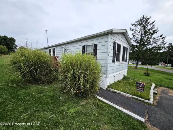 80 Meadow Drive, Dallas, PA 18612