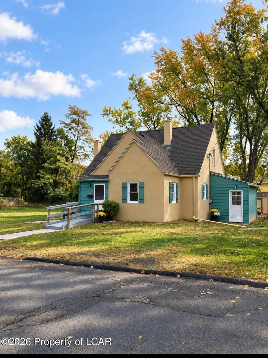 66 Park Street, Dallas, PA 18612 - #2