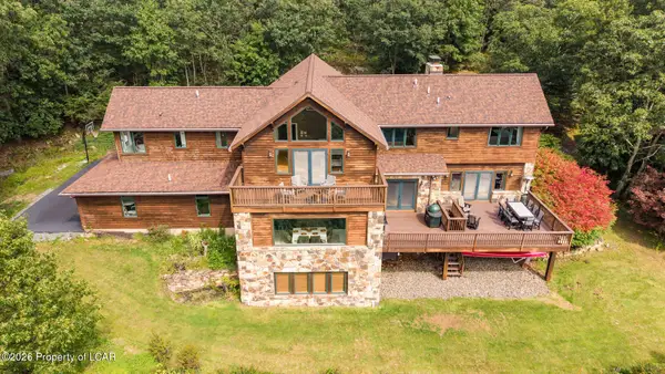 16 Highwoods Road, Wyoming, PA 18644