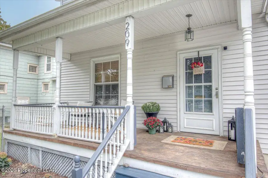 209 Delaware Avenue, West Pittston, PA 18643 - #2