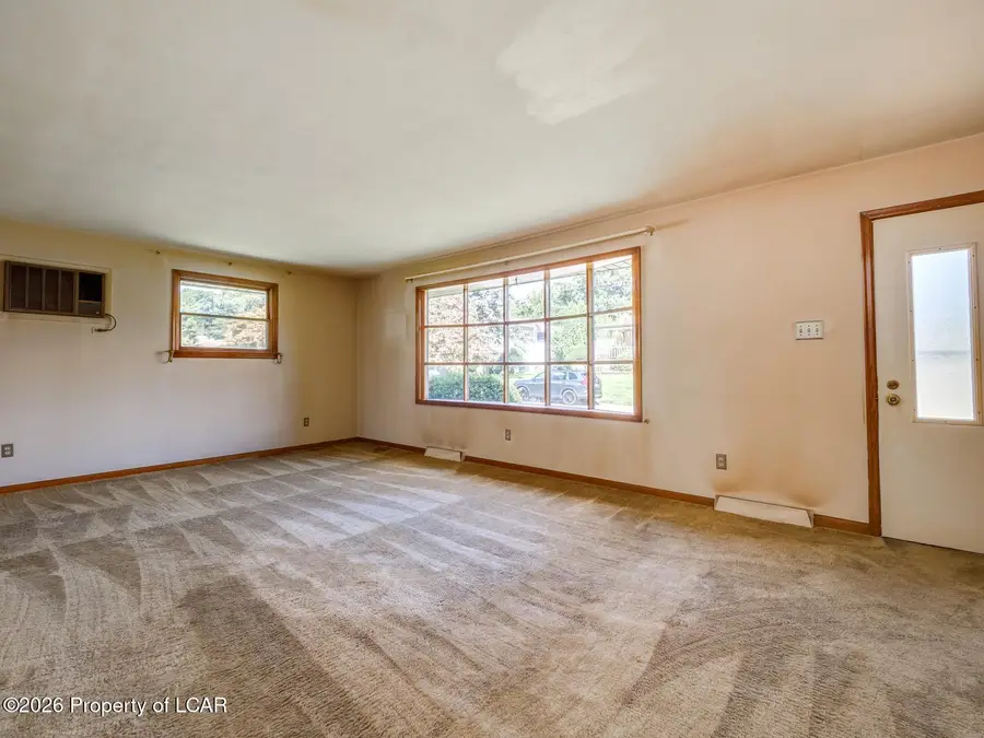 28 Terrace Drive, West Wyoming, PA 18644 - #3