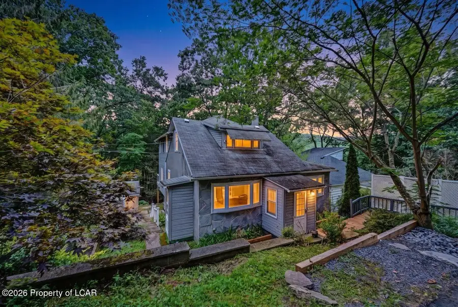 11 Willow Grove Street, Mountain Top, PA 18707 - #2