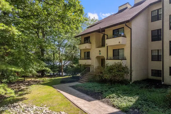 5 #301 Midlake Drive, Lake Harmony, PA 18624