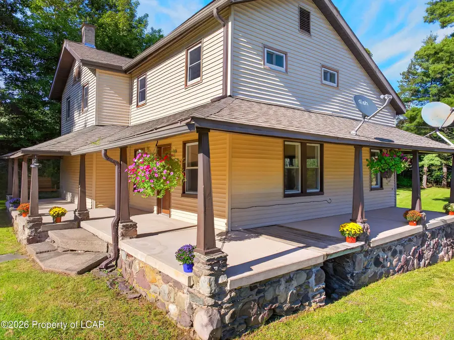 345 Pine Tree Road, Dallas, PA 18612 - #3