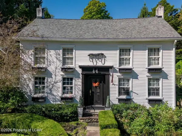 211 Overbrook Avenue, Dallas, PA 18612