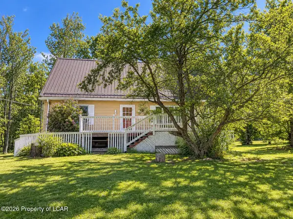124 Freedom Road, Drums, PA 18222