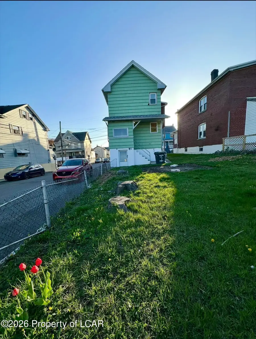621 Seybert Street, Hazleton, PA 18201 - #3