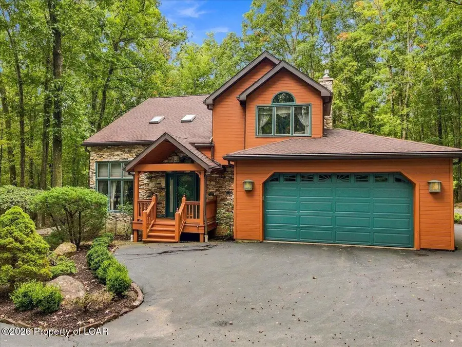 584 Huron Circle, Hazleton, PA 18202 - #2