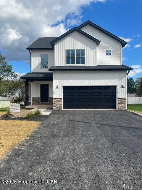 92 Park Street, Dallas, PA 18612 - #1