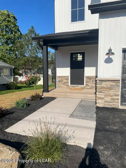 92 Park Street, Dallas, PA 18612 - #2