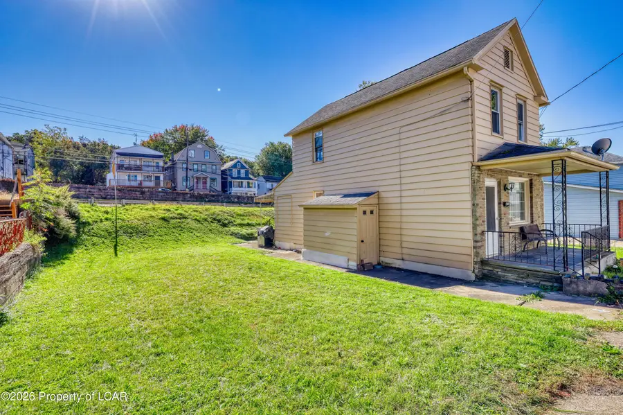 210 Laurel Street, Hanover, PA 18706 - #2