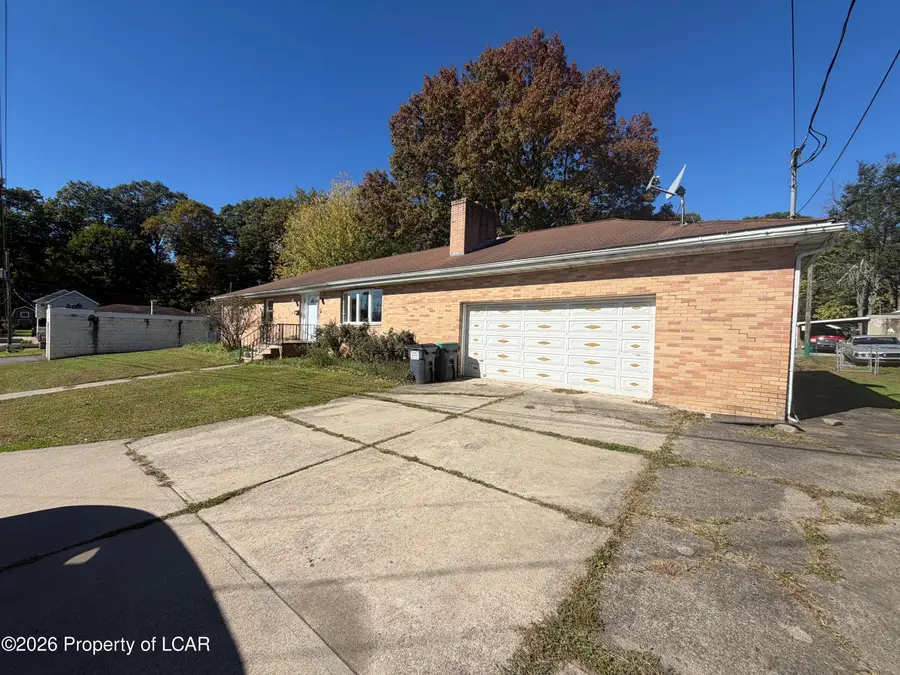 5 Rowlands Lane, West Wyoming, PA 18644 - #2