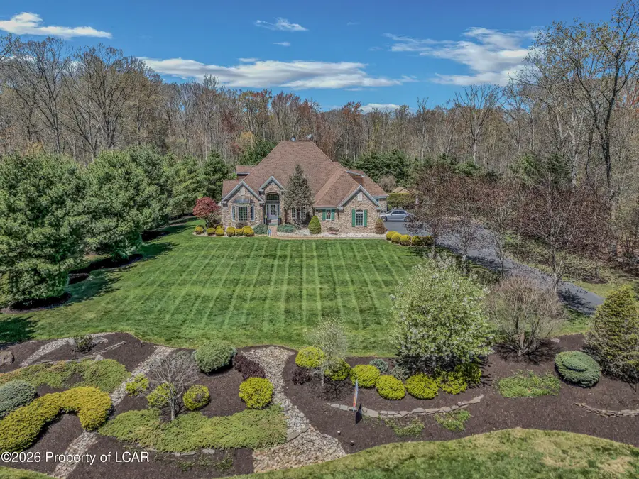 8 Eight Iron Drive, Mountain Top, PA 18707 - #2