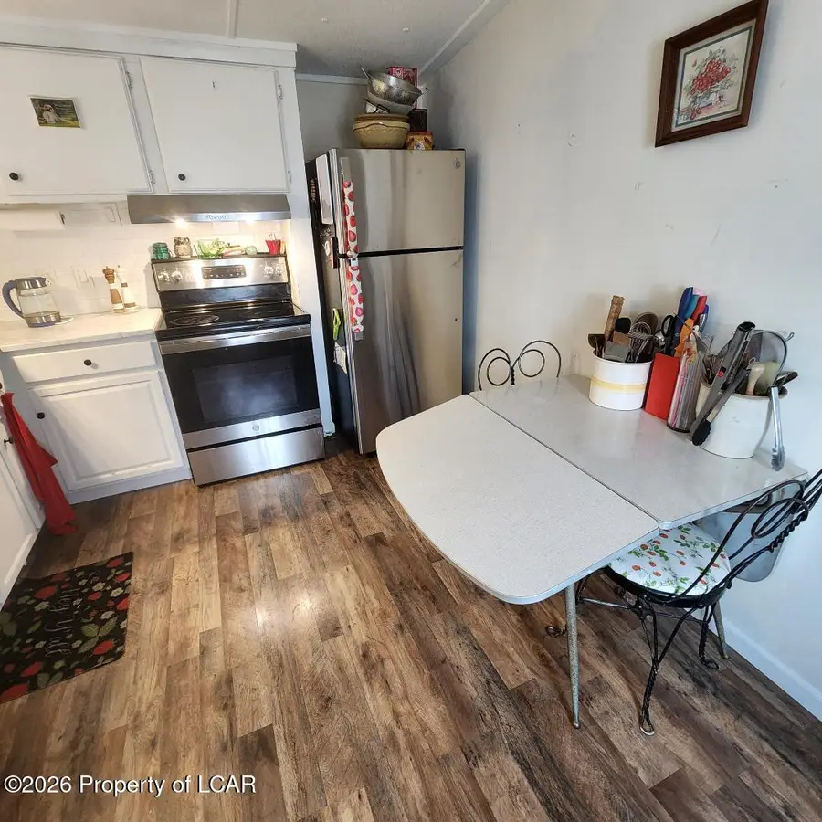 20 Sans Souci Trailer Park, Hanover, PA 18706 - #2