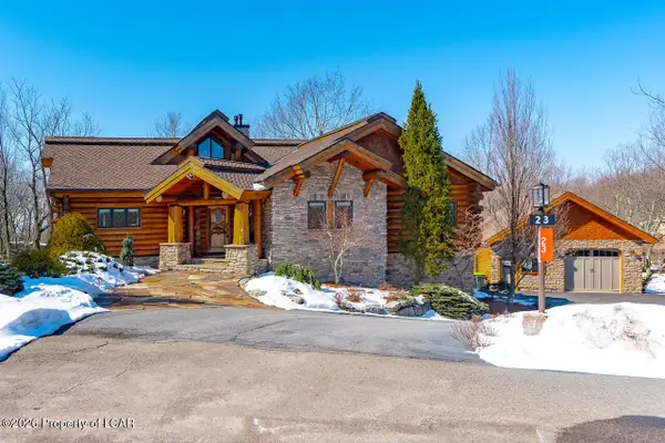 23 Oyster Bay Court, Hazleton, PA 18202