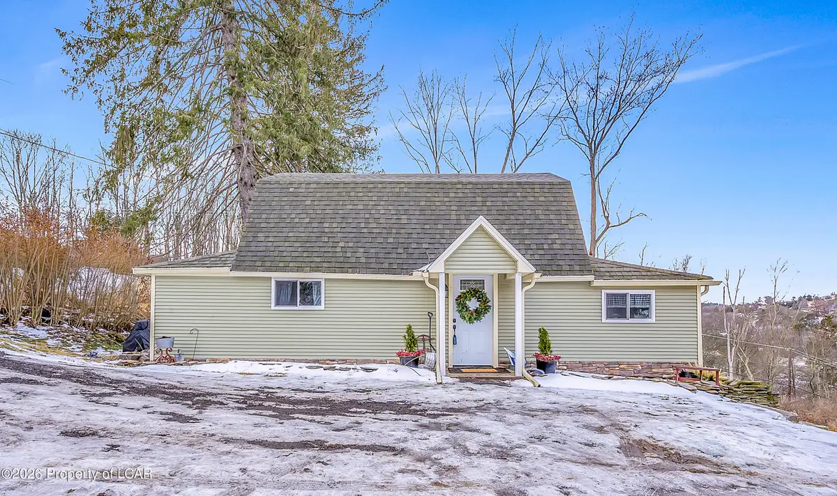 16 Washington Street, Dallas, PA 18612 - Image #1