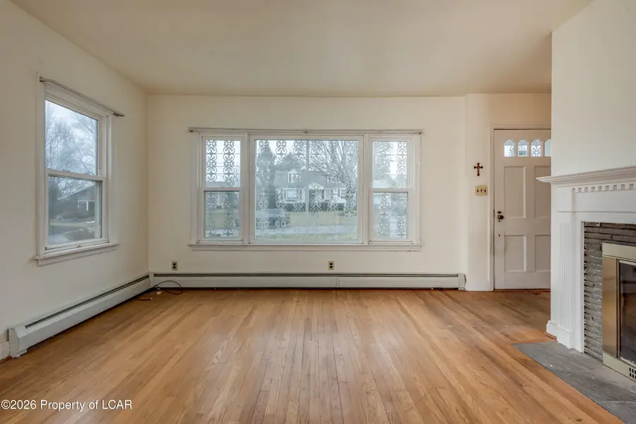 86 Grandview Avenue, Dallas, PA 18612 - #2