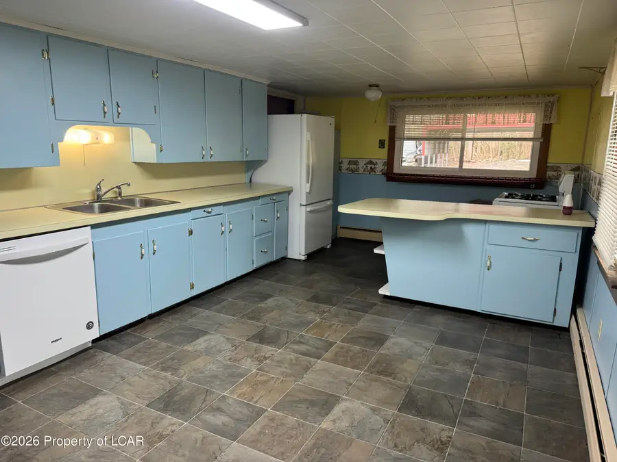 2432 Pine Street, Rock Glen, PA 18246 - #3