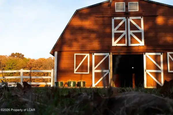 7 E Tuscarora Drive, Hazleton, PA 18202