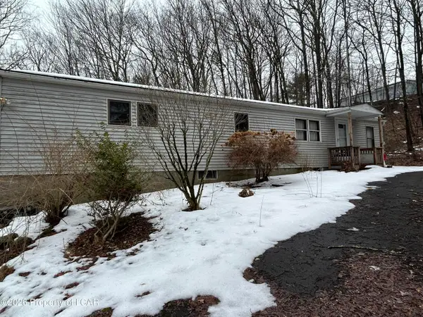 103 Lochinvar Road, Lords Valley, PA 18425