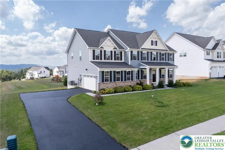 3040 Merion Drive, Upper Saucon, PA 18034 - Image #2