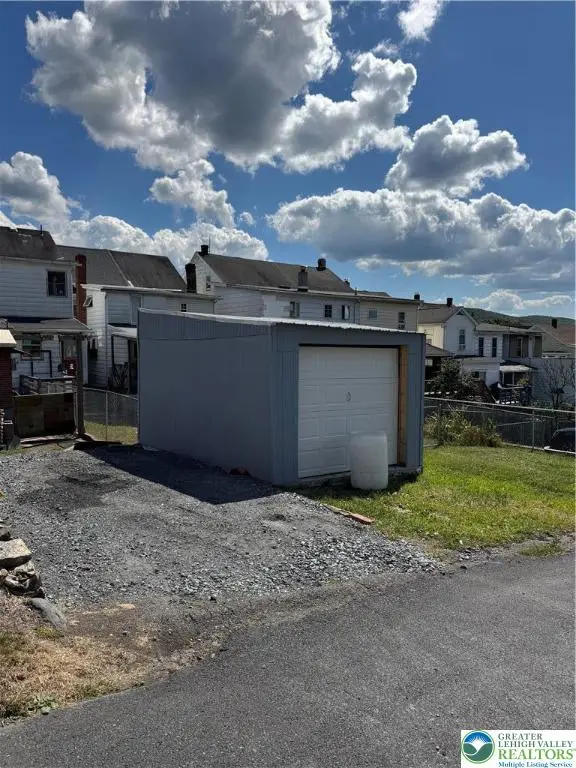 413 E Union Street, Tamaqua, PA 18252 - #3