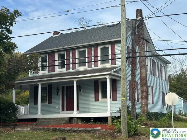 696 S Delaware Drive, Upper Mt Bethel Twp, PA 18343