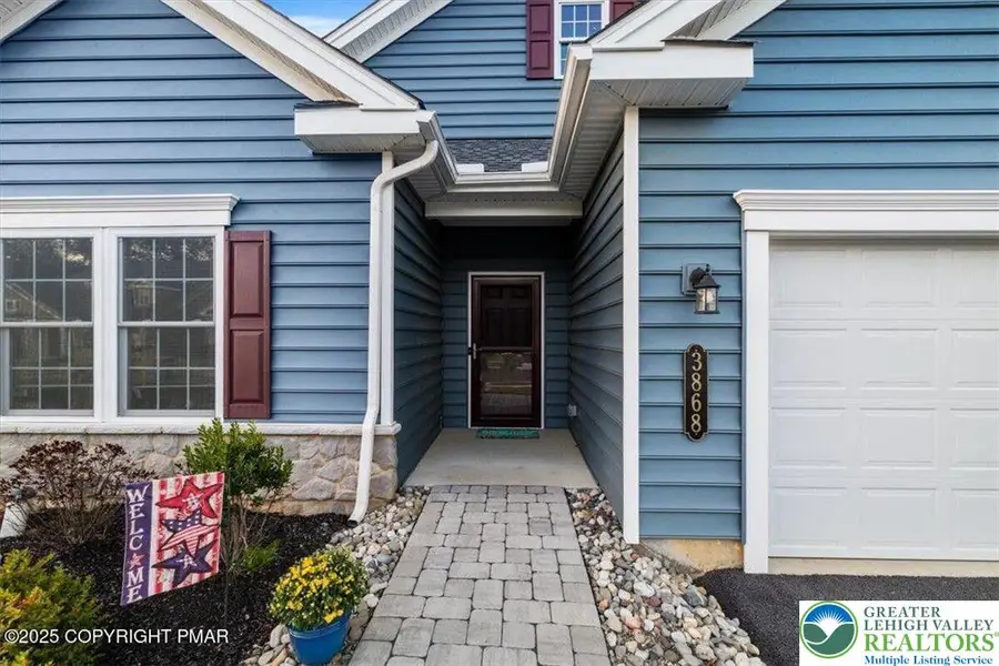 3868 Victors Way, Bethlehem Township, PA 18045 - Image #2