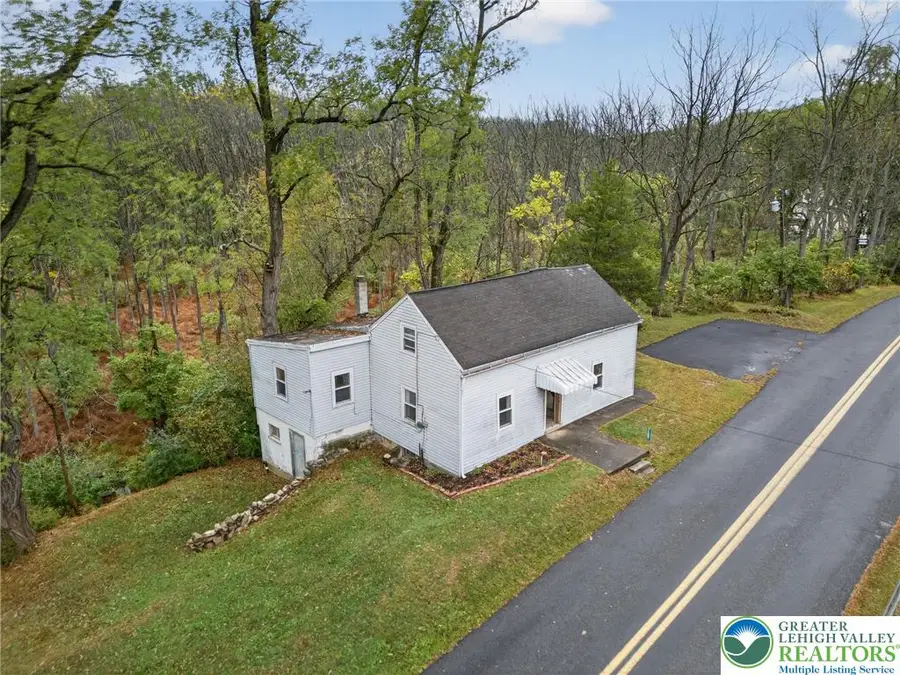 7289 Tanglewood Road, East Allen, PA 18067 - Image #2