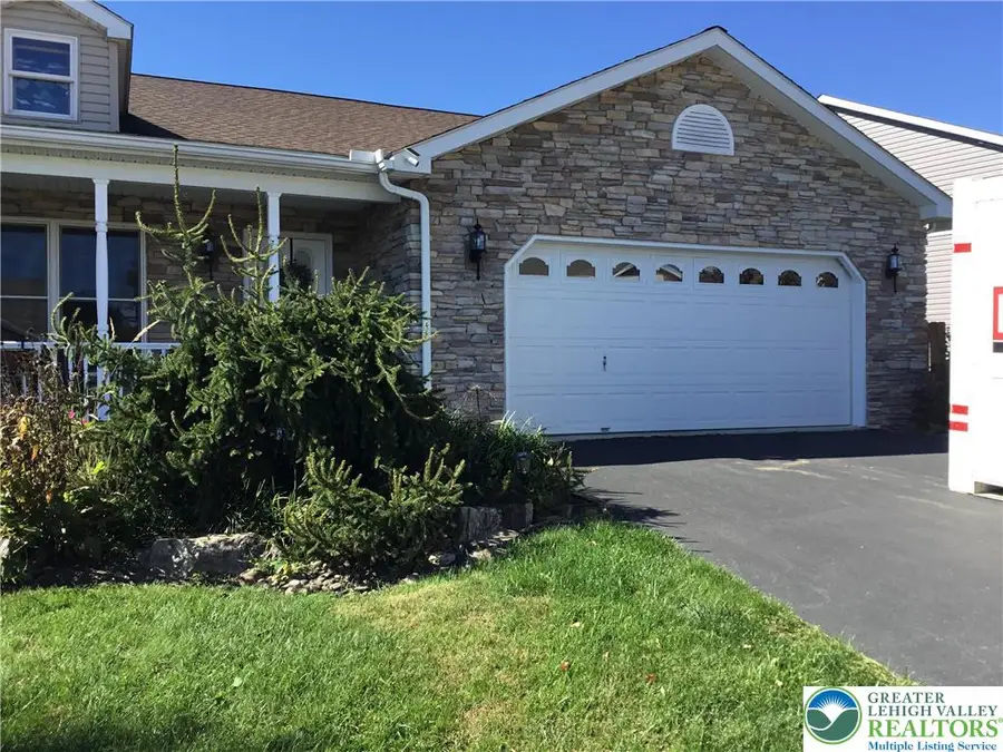 3206 Eisenhower Drive, Allen, PA 18067 - Image #2