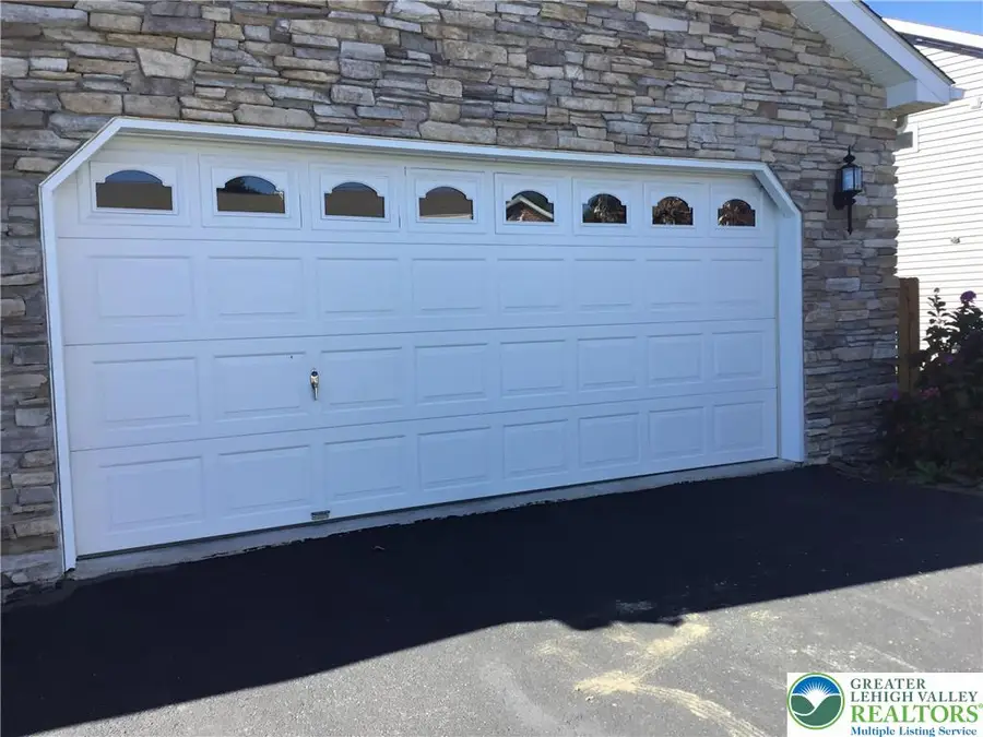 3206 Eisenhower Drive, Allen, PA 18067 - Image #3