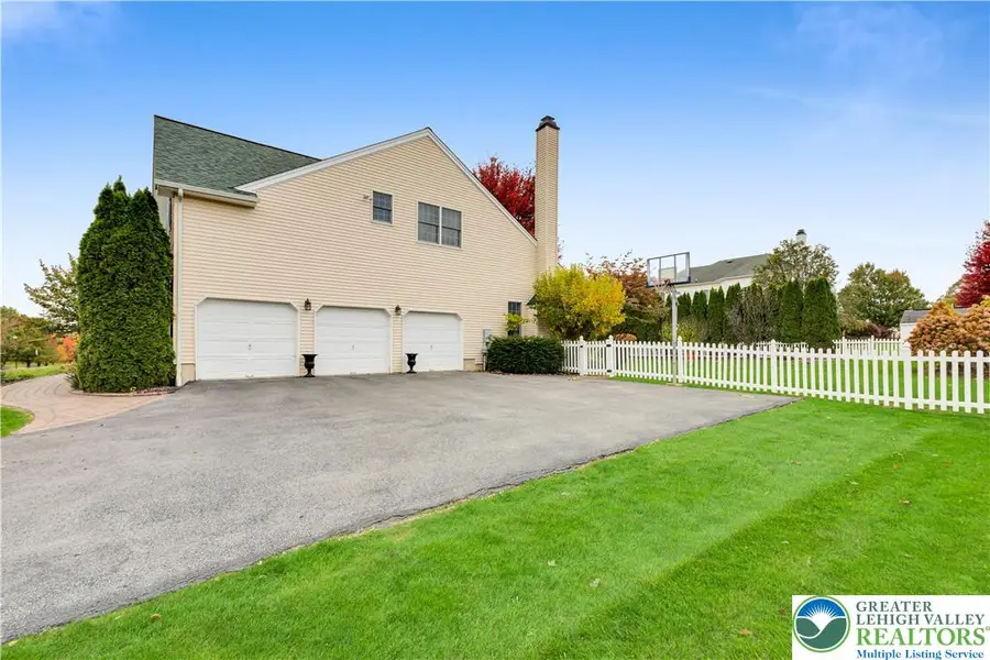 4211 Jeanette Drive, Bethlehem Township, PA 18020 - Image #2