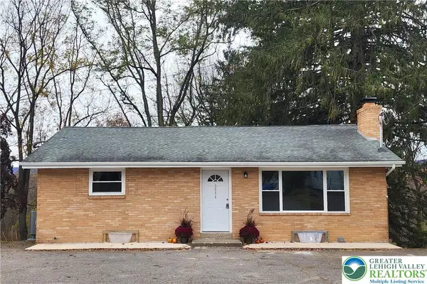 2556 N Delaware Drive, Upper Mt Bethel Twp, PA 18343