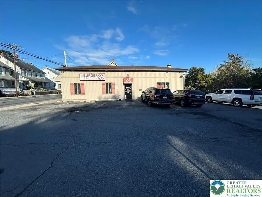 2011 N 1st Avenue, Whitehall, PA 18052 - Image #3