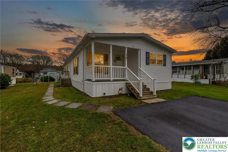 16 Powderhorn Place, Upper Mount Bethel, PA 18343 - Image #2