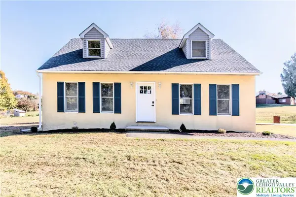 3271 W Scenic Drive, Moore Twp, PA 18038