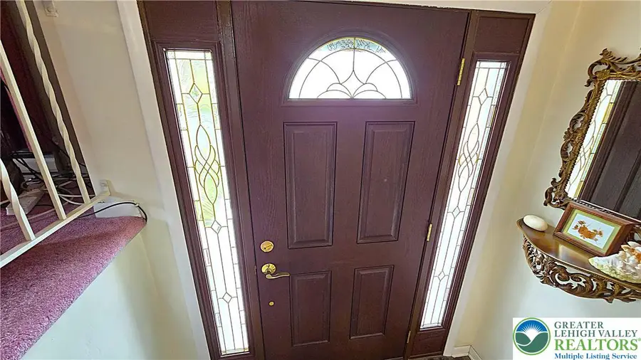 3339 Barklay Circle, Hokendauqua, PA 18052 - Image #2