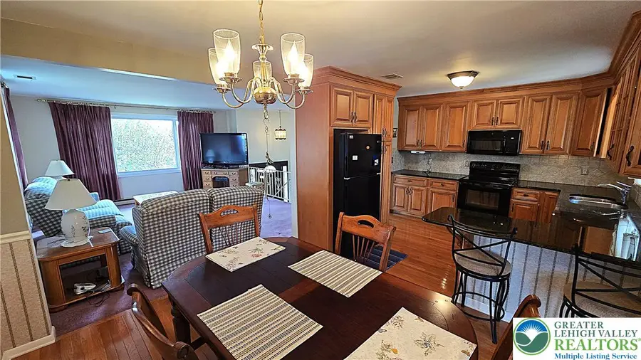 3339 Barklay Circle, Hokendauqua, PA 18052 - Image #3