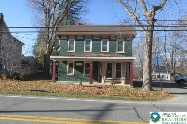 2376 N Delaware Drive, Upper Mt Bethel Twp, PA 18343