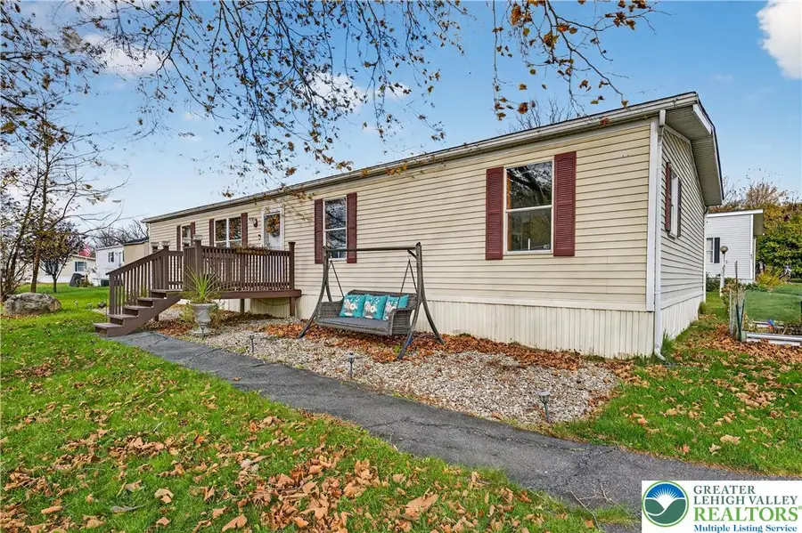 43 Oakwood Court, East Allen, PA 18014 - Image #2