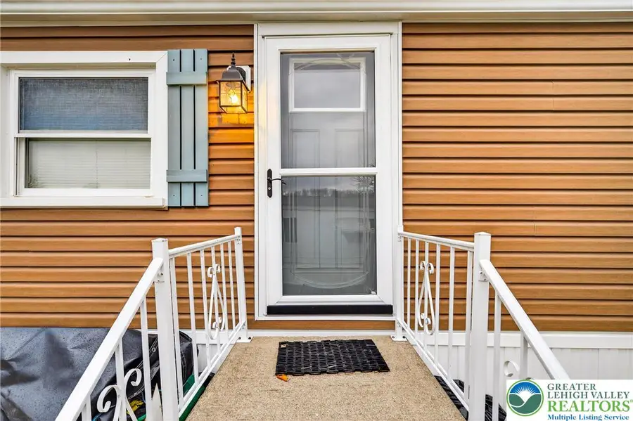 12 Revolutionary Road, Upper Mount Bethel, PA 18343 - Image #3