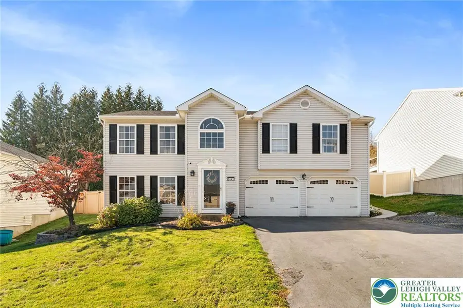 5043 Foxdale Drive, Whitehall, PA 18052 - Image #2