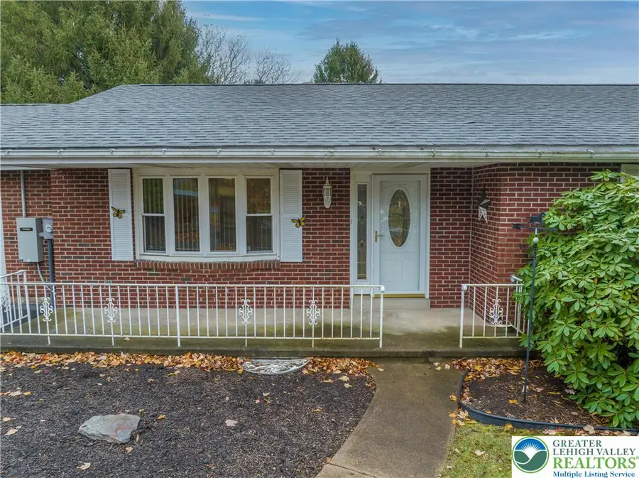 540 Hilldale Drive, Moore Township, PA 18014 - Image #2