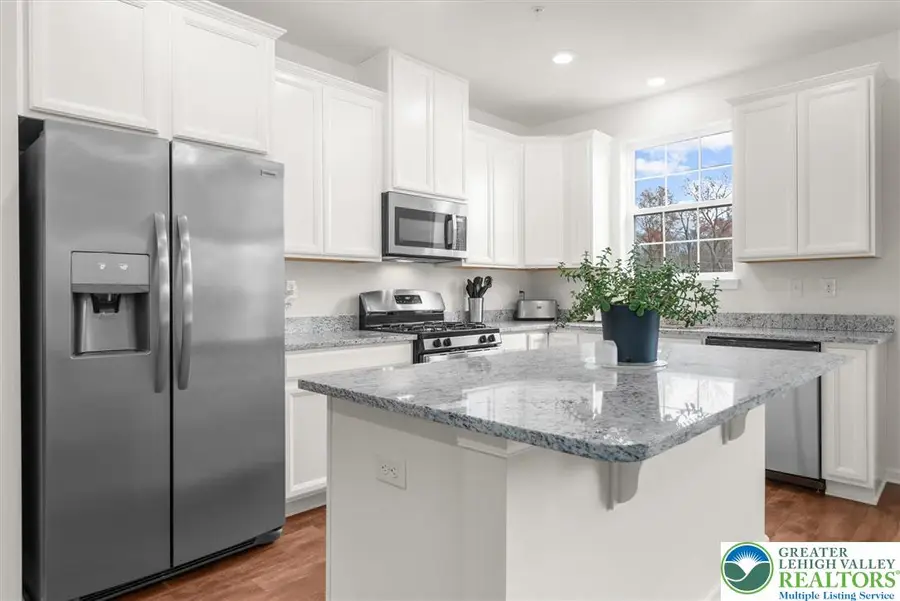 105 Edgewater Court, Richland, PA 18951 - Image #2